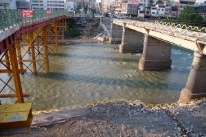 景美舊橋拆除時的便橋